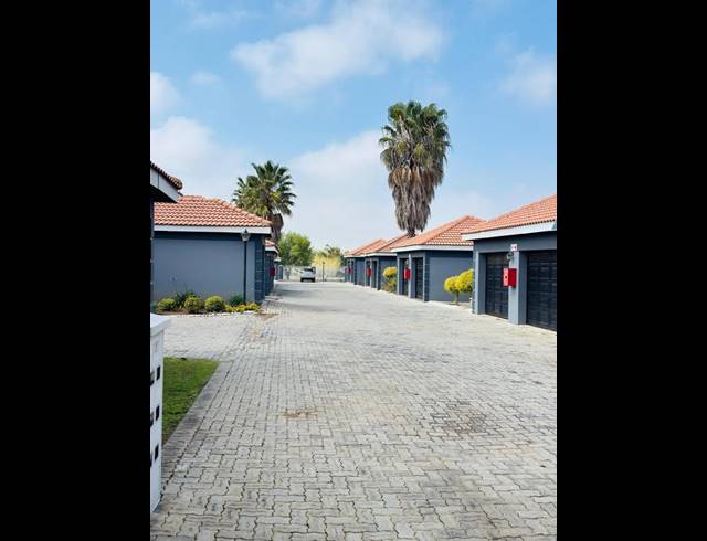 3 BEDROOM PROPERTY TO RENT IN HELDERWYK